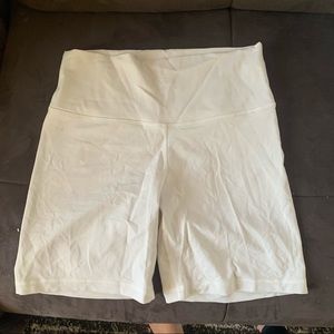 Aritzia TNA Atmosphere Short 7”